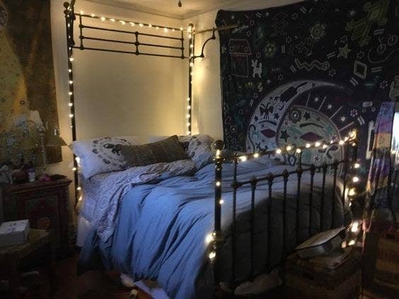 Featured image of post Fairy Lights Around Bedroom Ceiling
