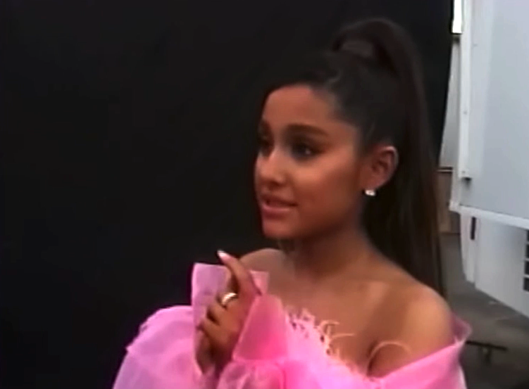It Looks Like Ariana Grande Has Covered Up Her Pete Davidson Tattoo ...