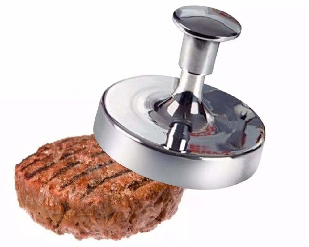 Todo mundo tem um amigo metido a cozinheiro que adora preparar um hamburguinho de vez em quando. Se esse for o seu amigo secreto, esse utensílio vai ser perfeito.