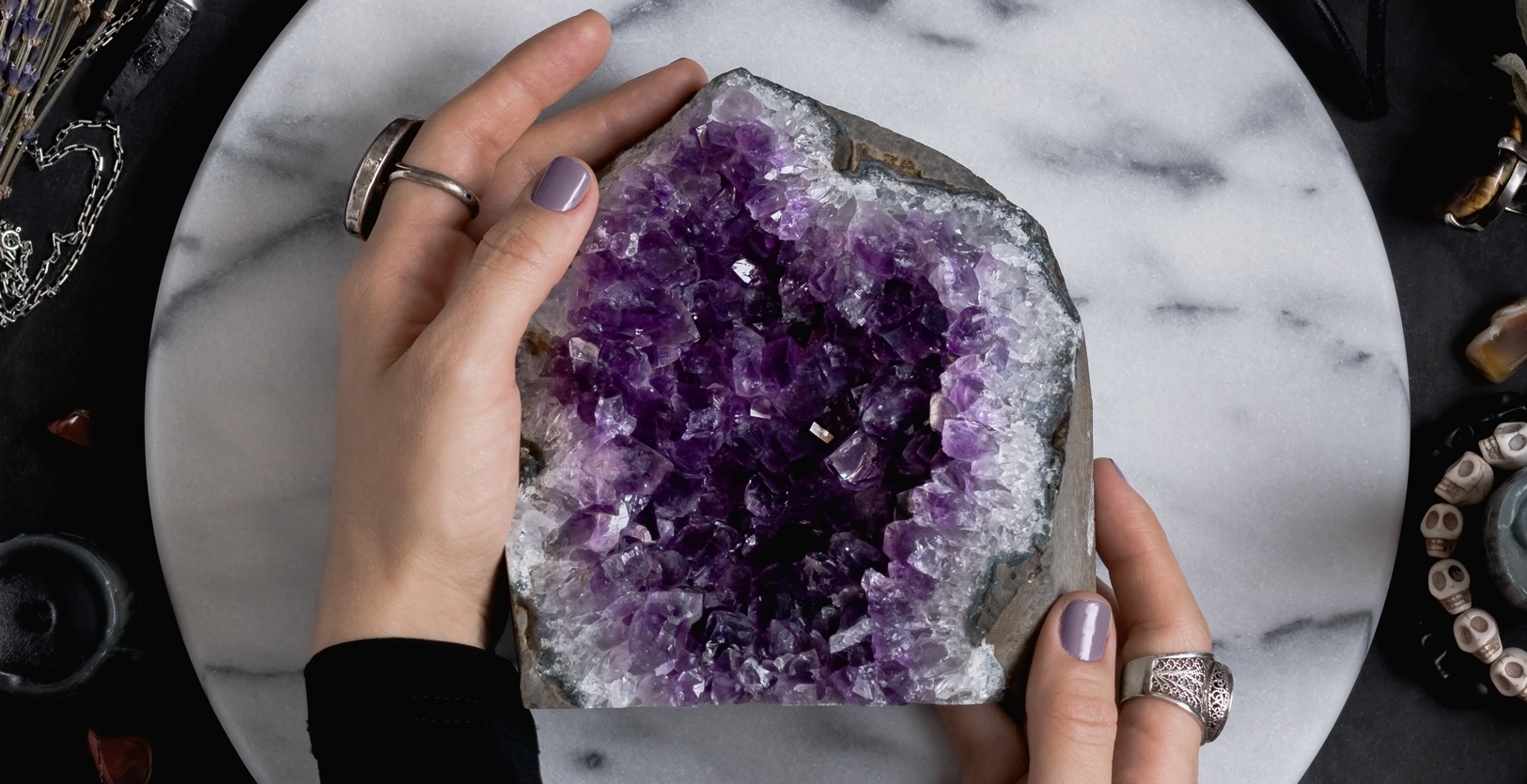 Que Criatura Mitologica Eres Segun Tu Signo Qué piedra mágica deberías llevar contigo según tu signo zodiacal?