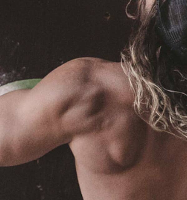 33 Celebrity Thirst Traps From 2018 That Trapped Me For Life Learn how to build an insanely muscular back like yujiro hanma from the anime, baki the grappler. 33 celebrity thirst traps from 2018