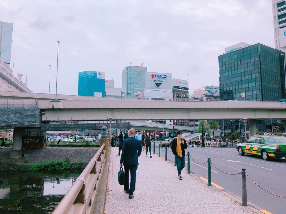 首元のインナーでちゃう問題 ユニクロが解決してくれるよ 首元のインナーでちゃう問題 ユニクロが解決してくれるよ