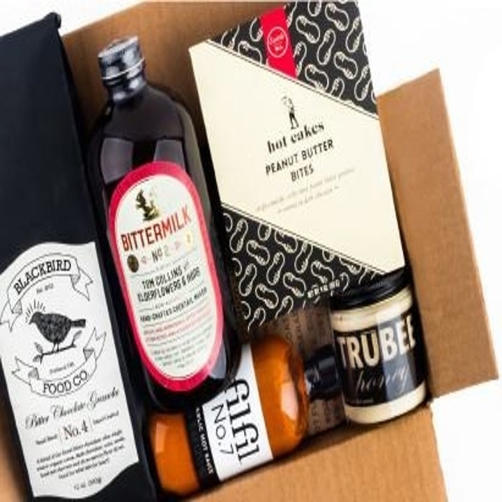 24 Food And Booze Subscription Boxes That Make Awesome Gifts