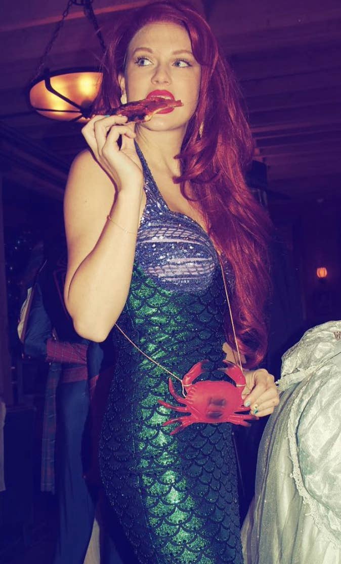 Así fue la fiesta de disfraces de Año Nuevo de Taylor Swift