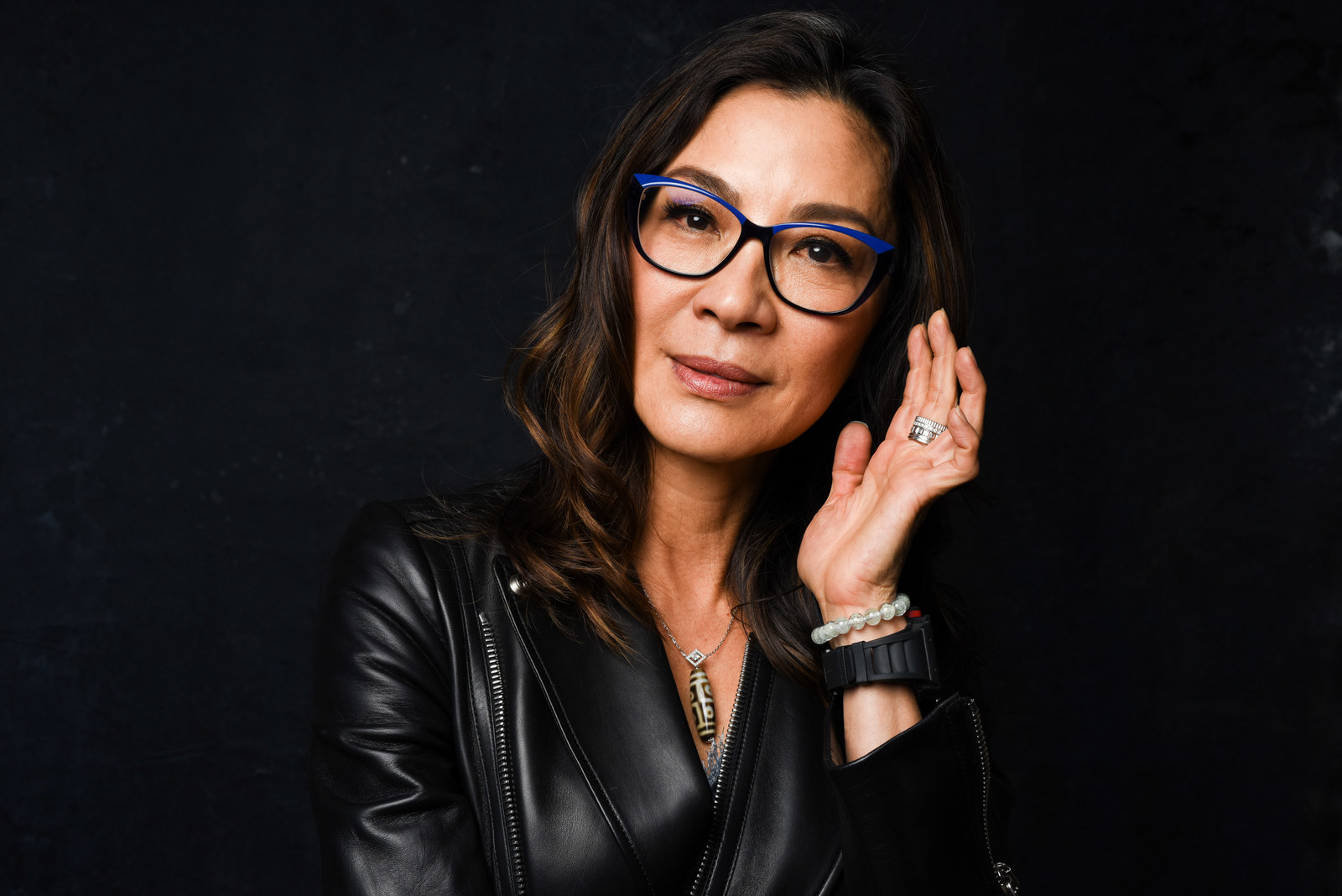 Michelle yeoh. Мишель Йео. Мишель Йео сейчас. Мишель Йео 2020. Мишель Шениара генеральный продюсер.