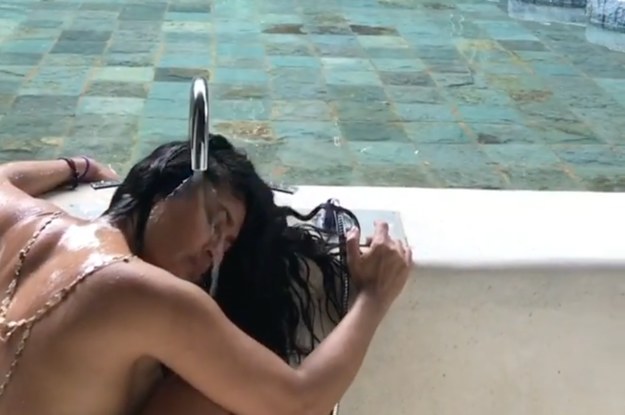 This Video Of Salma Hayek Blissfully Bathing Naked Will Make You ...
