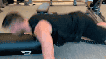 Here's Every Workout Video Chris Hemsworth Has Posted On His Instagram ...