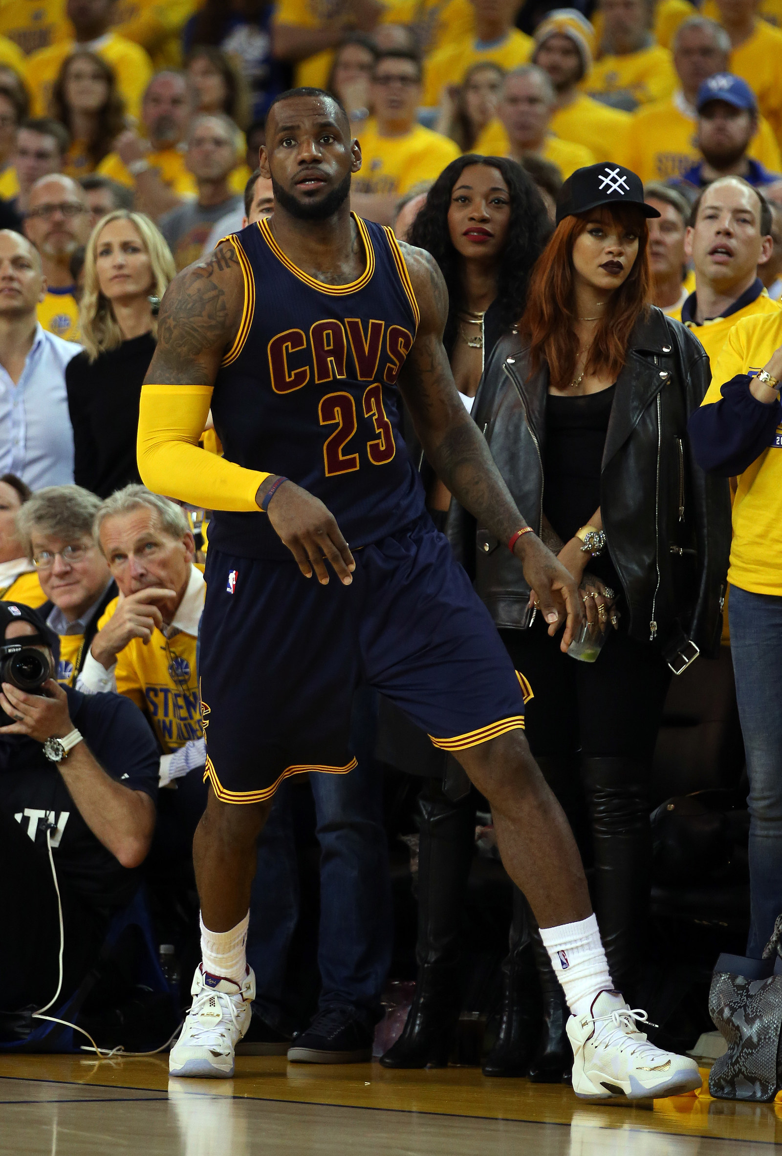 rihanna faces at basketball games