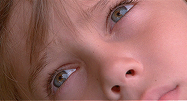 REALIDAD: quizás estás haciendo lo que más que gusta, pero la verdad es que sigues teniendo dudas. Sabes que todavía te queda mucho por aprender y el éxito se ve de una forma muy diferente a la que imaginabas cuando eras niño.