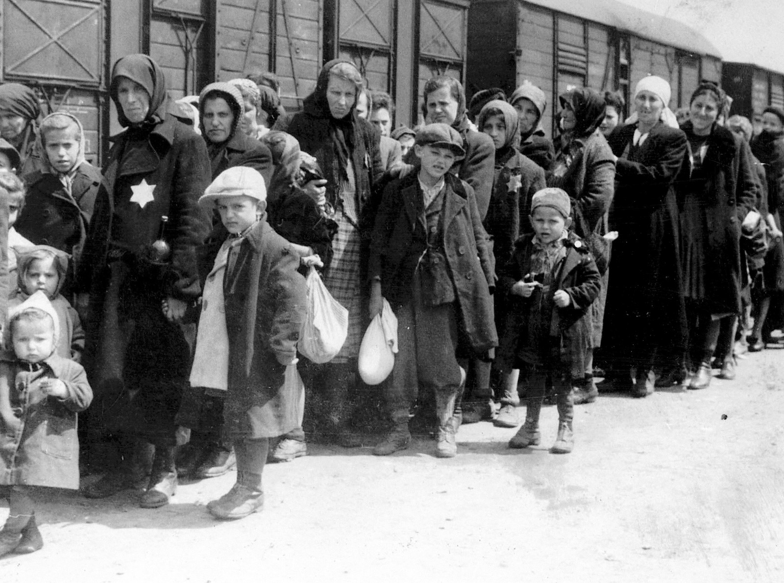 auschwitz tourist pictures