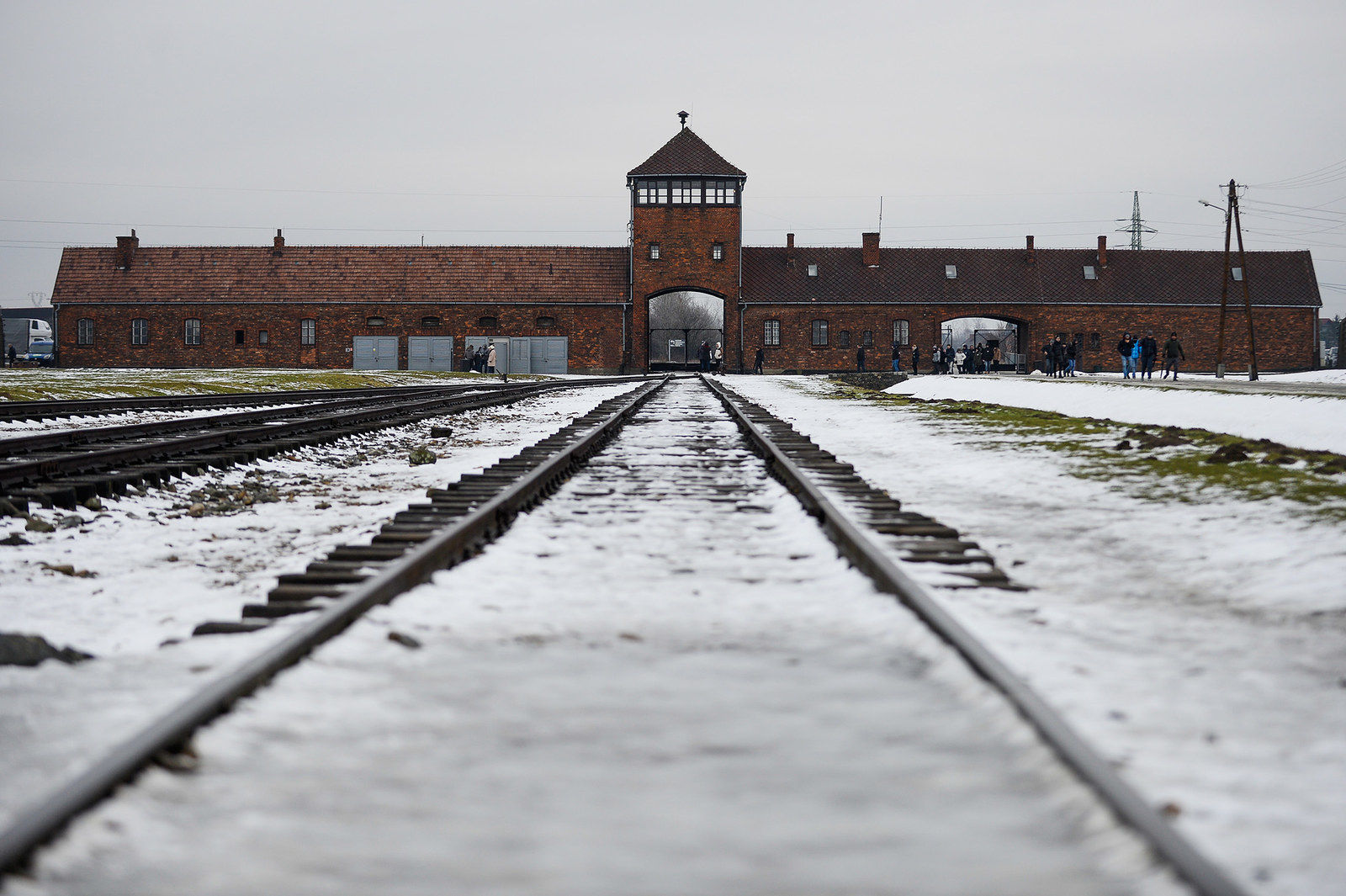 auschwitz tourist pictures