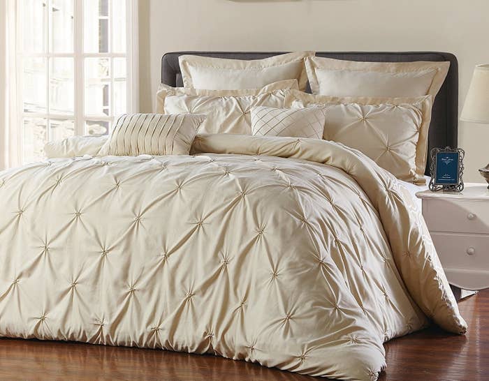 29 Pieces Of Bedding That Only Look Expensive