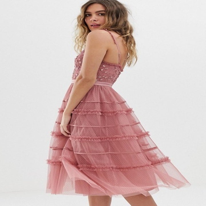 30 Beautiful Dresses Sure To Make Everyone Swoon