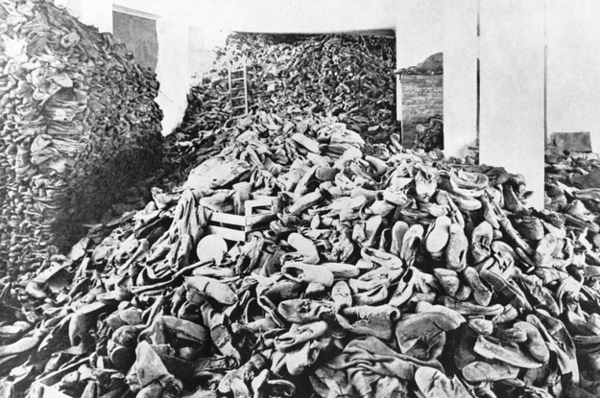 genocide holocaust jews