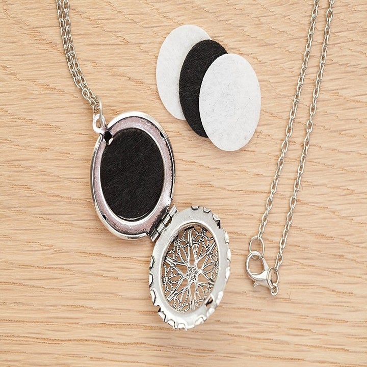 The pendants that open up and have diffuser sheets inside