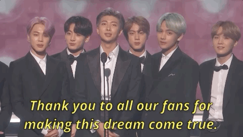 *finger hearts*