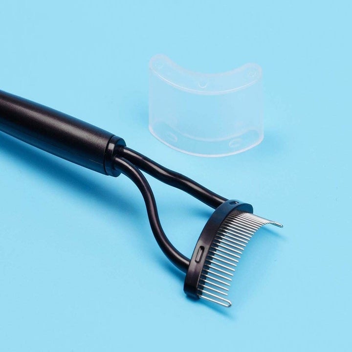eyelash-separating comb