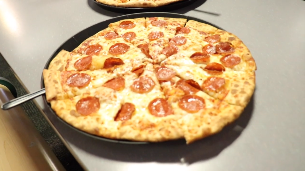 Chuck e cheese recycled outlet pizza