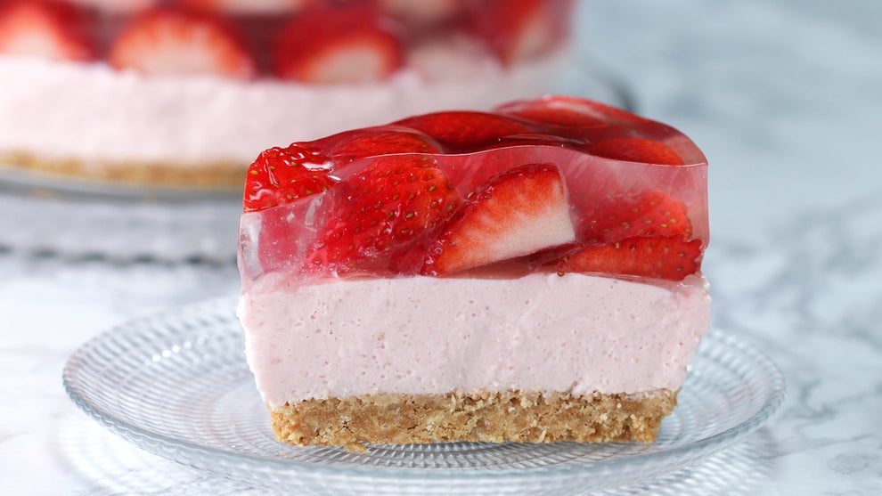 華やかうっとり 2層仕立てのいちごチーズケーキ