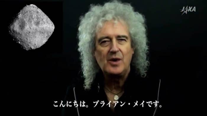 JAXAのライブ配信中に登場したブライアン・メイさんのビデオメッセージ