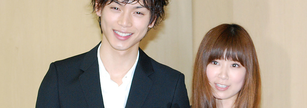 水嶋ヒロ 絢香が結婚10周年 妻からのサプライズに涙 大変なことも2人で乗り越えてきた 水嶋ヒロ 絢香が結婚10周年 妻からのサプライズに涙 大変なことも2人で乗り越えてきた