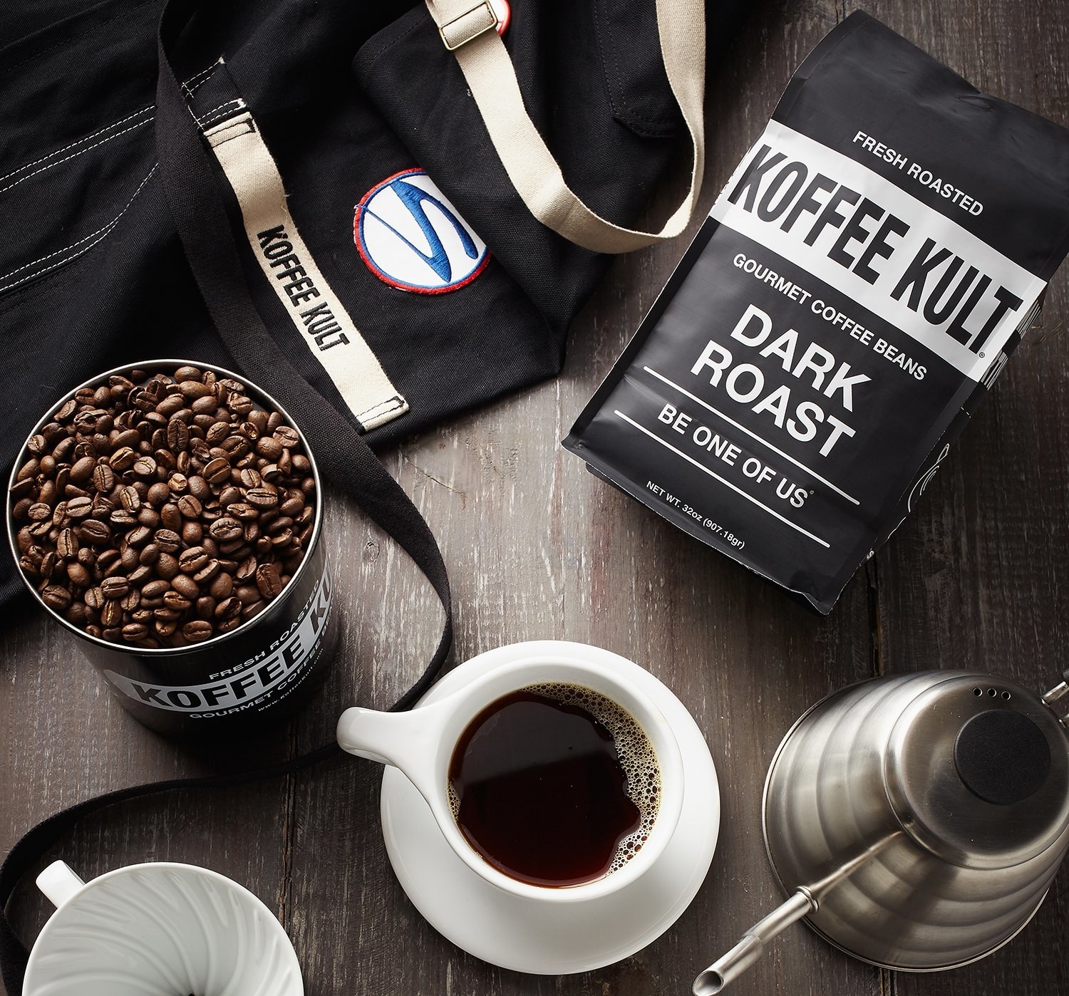 Better coffee. Fresh Roasted Coffee кофейня. Кофе дарк. Dark Roast Coffee. Кофе в темноте.