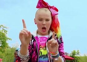 Let's Find Out Which JoJo Siwa Bow Matches Your Personality Best