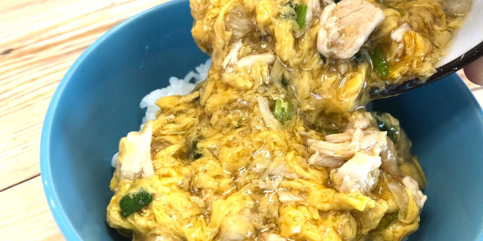 フリーズドライの親子丼が魔法みたいなレベルですげえ そして美味い