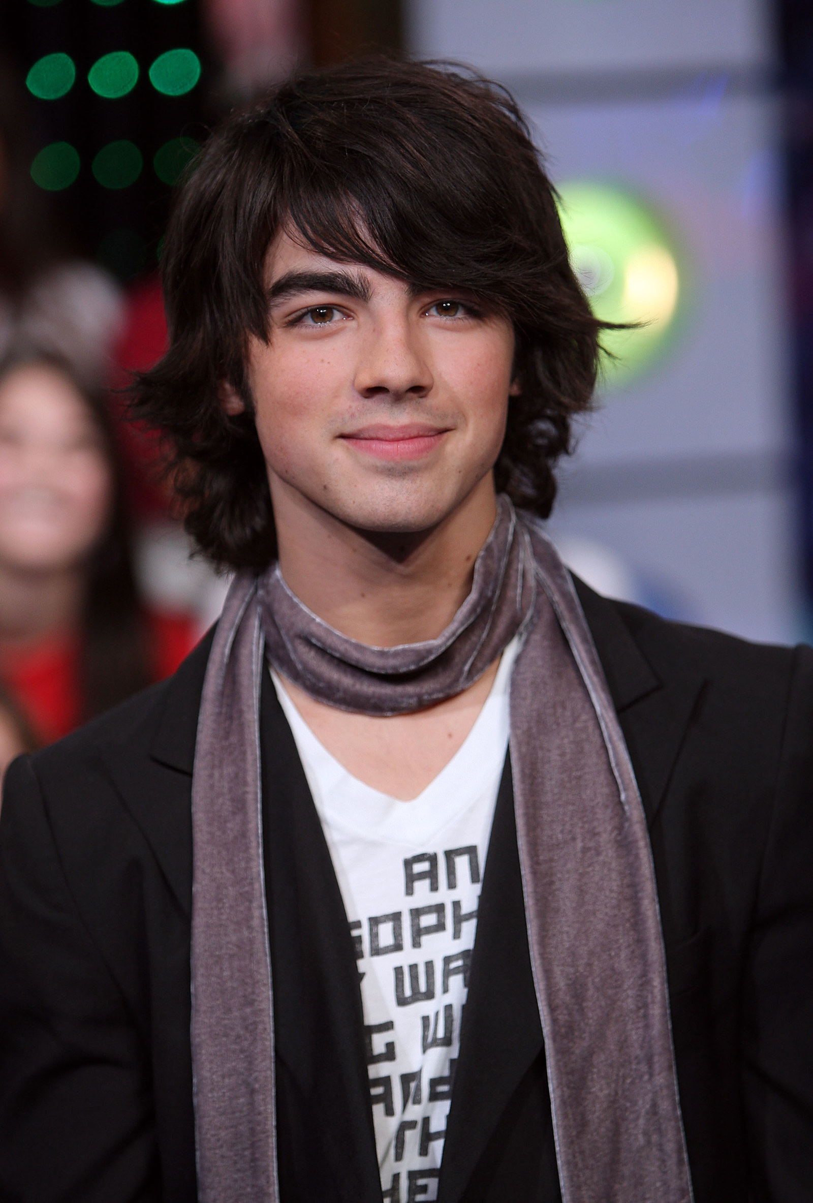 22 Pictures That Show Joe Jonas' Dramatic Hair Journey