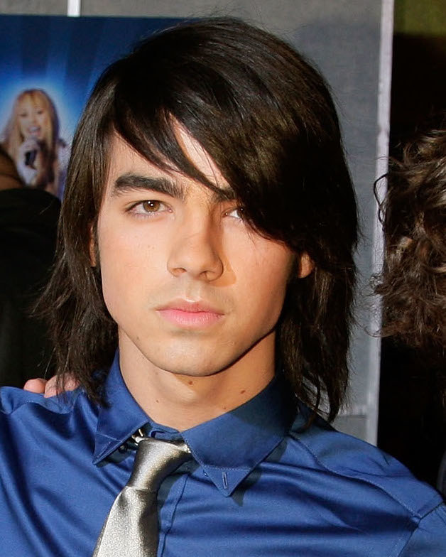 22 Pictures That Show Joe Jonas' Dramatic Hair Journey