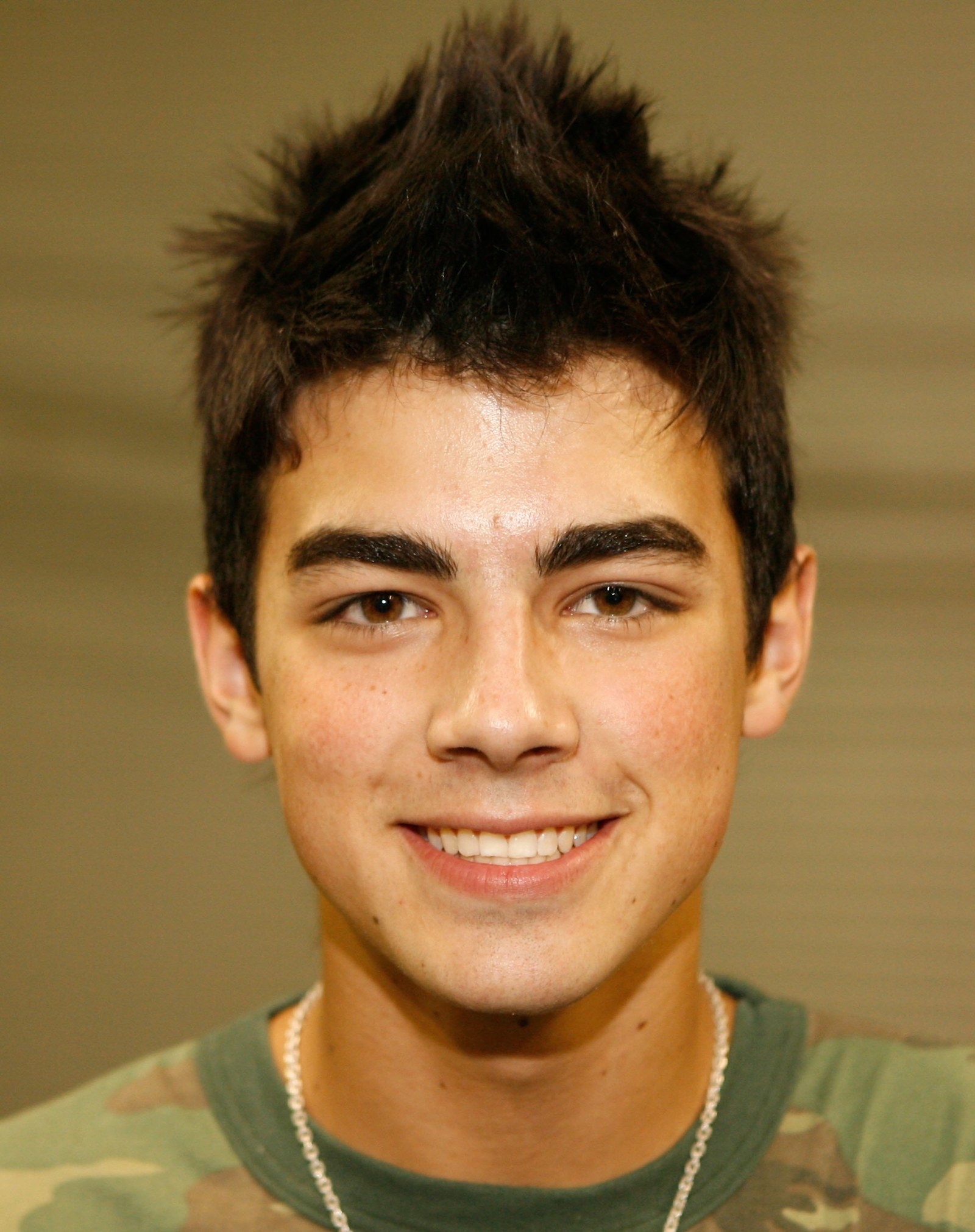 Joe Jonas Hairstyles  Cool Mens Hair