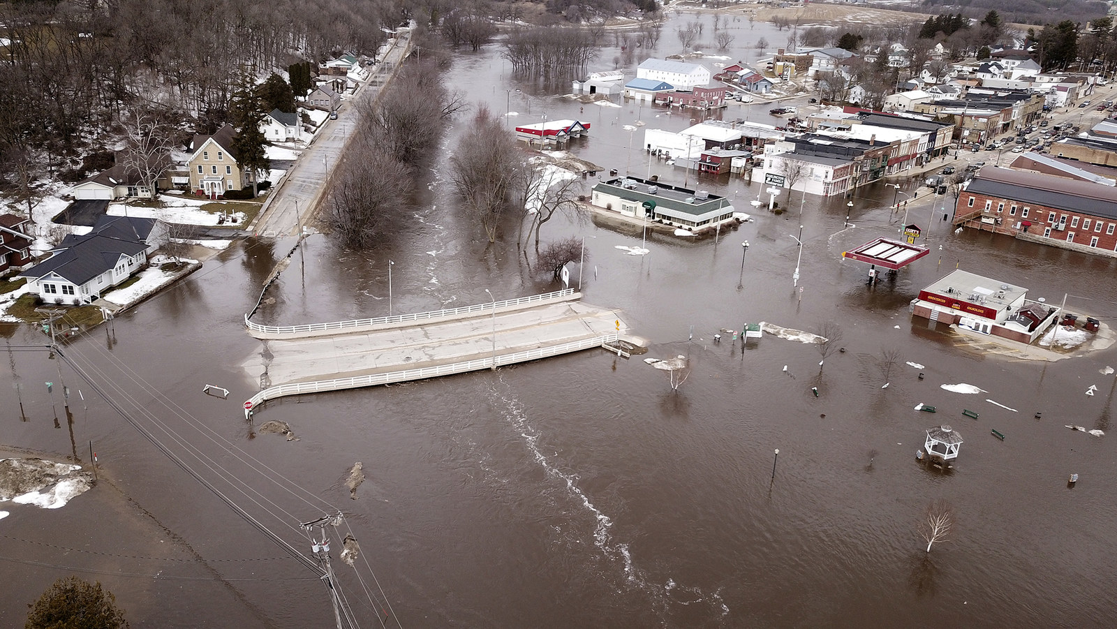 Затопление матеры. Наводнение Миссисипи 2020. Наводнение Миссисипи 1993. Высокие наводнения. Огромное наводнение.