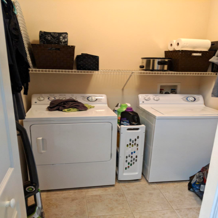 cart fitting right between reviewer's washer and dryer