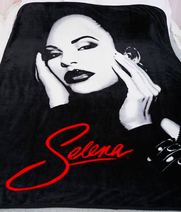 Forever 21 Has A New Line Of Selena Merch And Me Siento Muy Excited