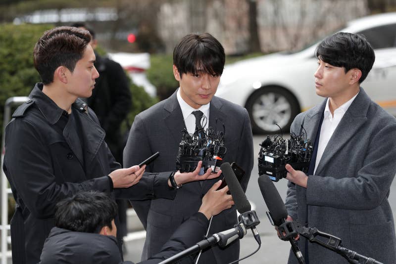 Choi Jong-Hoon, arriving at a Seoul police station for questioning over a sex video scandal among multiple celebrities on March 16, 2019.