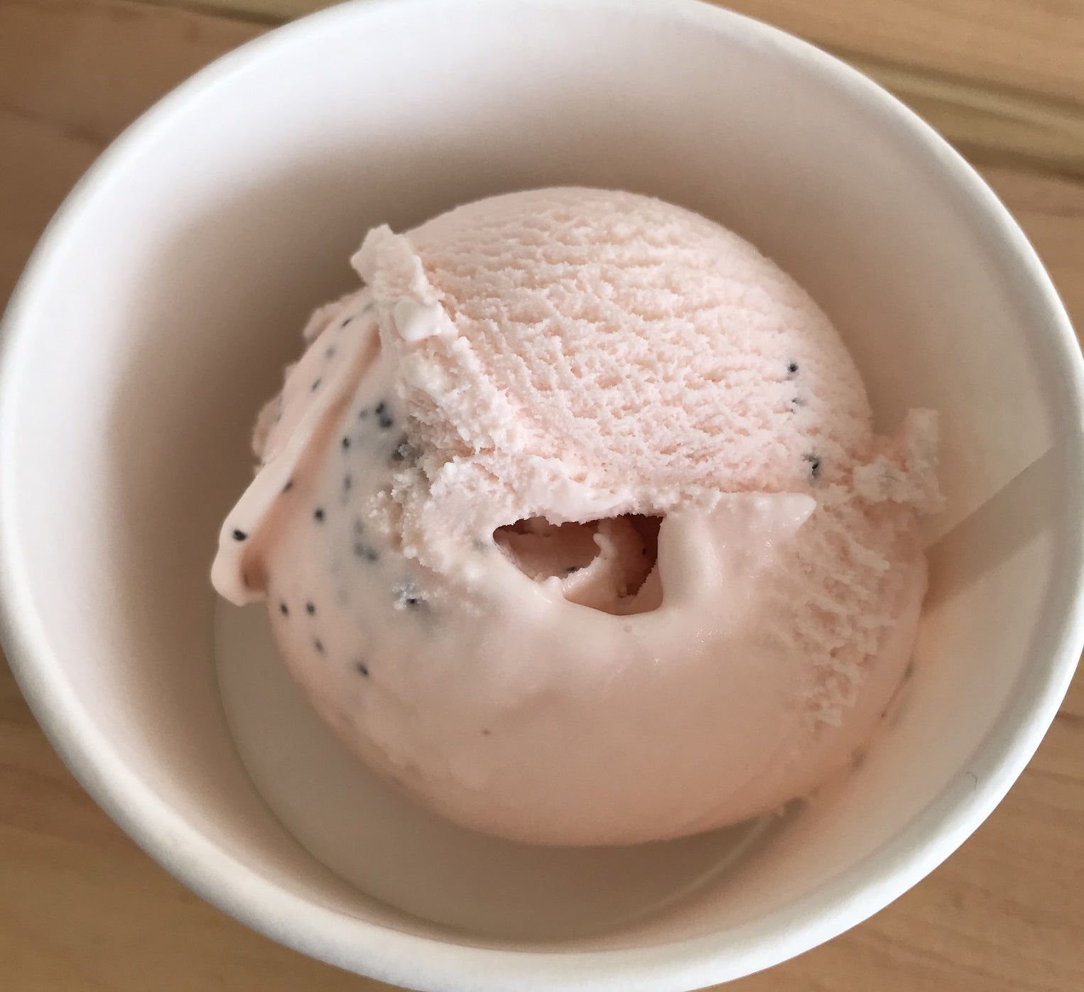 What's in it: French coquelicot liqueur made from wild red poppy flowers, grassfed dairy, and a sprinkling of poppy seeds.
