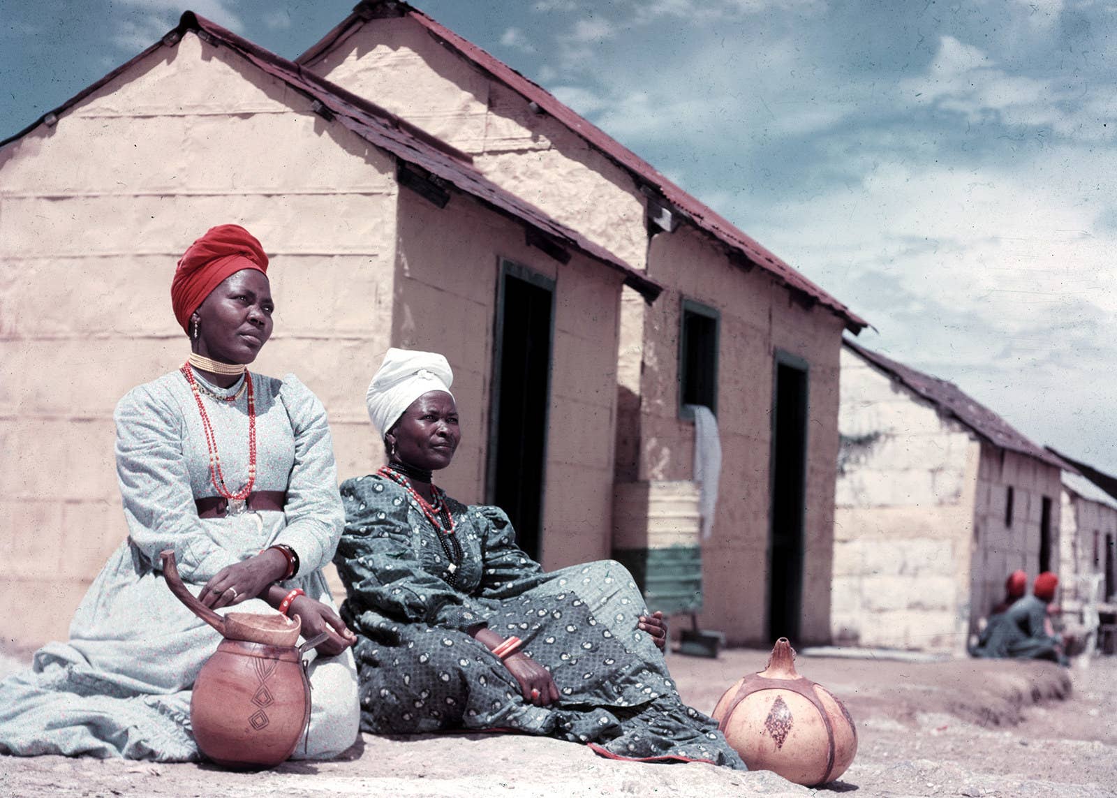 Mulheres da tribo Herero em Windhoek, Namíbia, 1950.