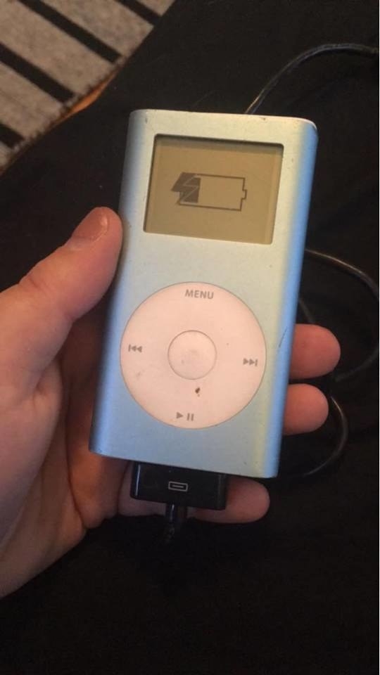 ipod mini with low battery symbol 