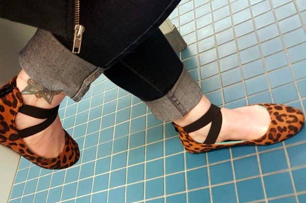 23 Comfortable Shoes That Our Readers Swear By For Traveling