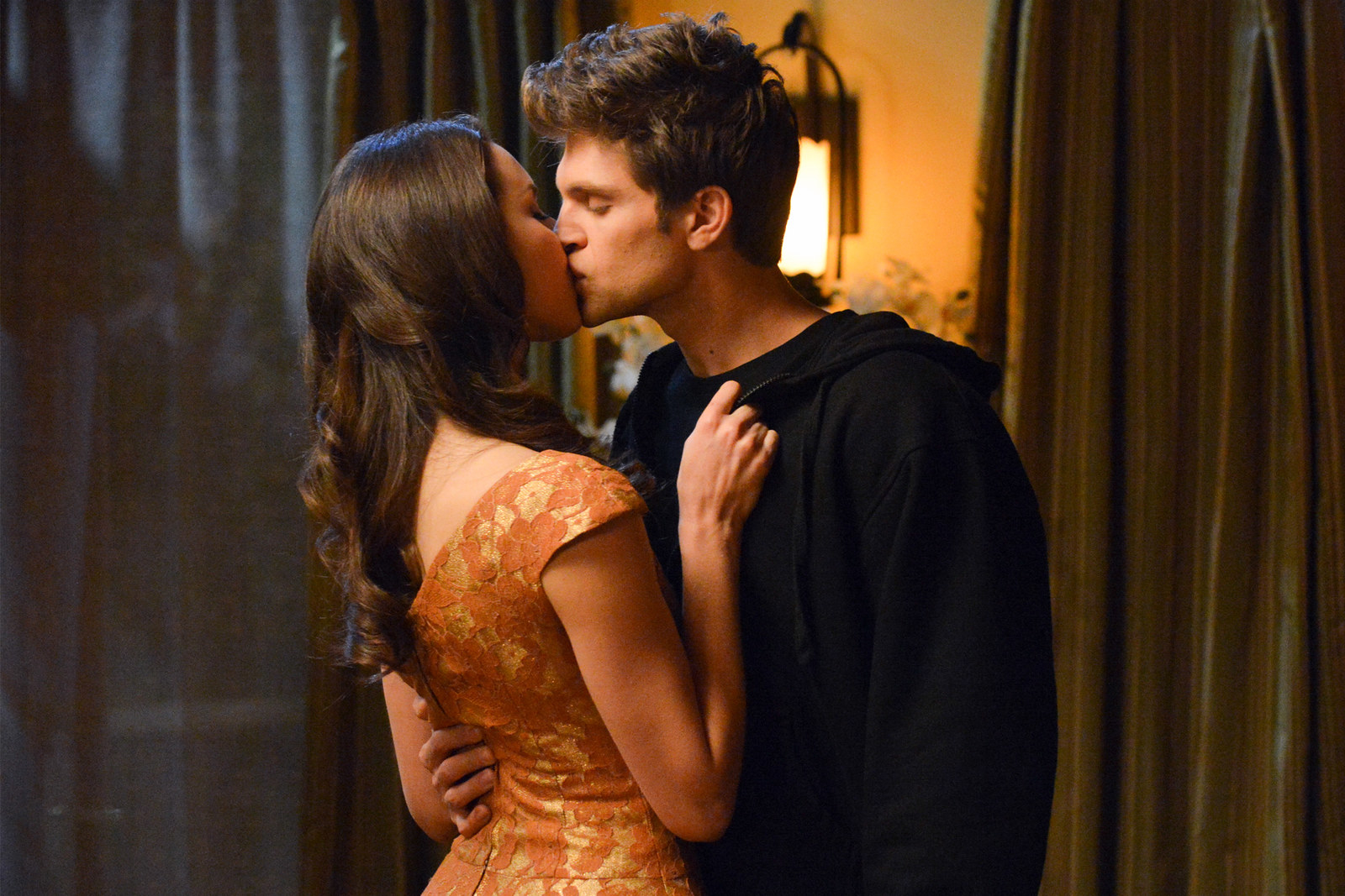 pretty little liars toby and spencer kiss