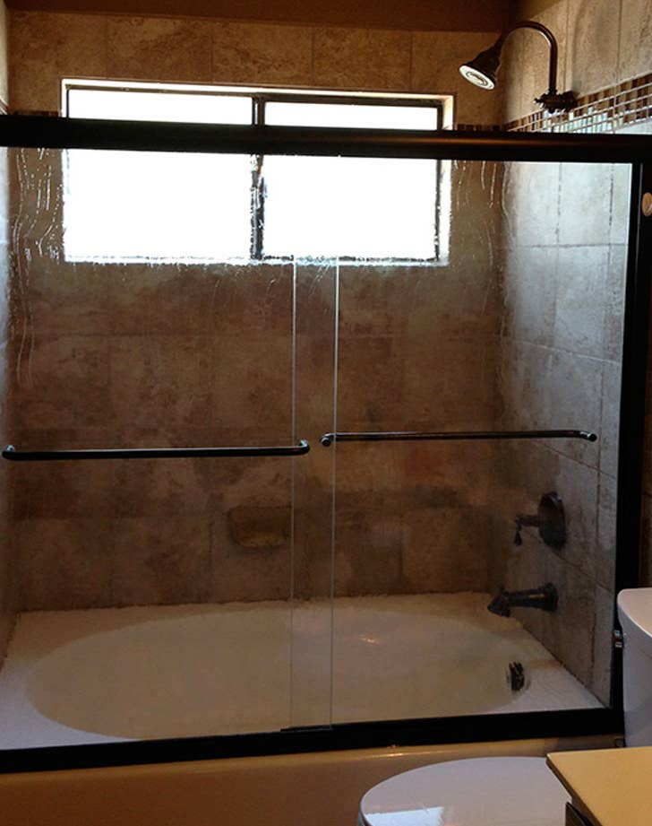 Cómo limpiar accesorios de baño para mantener su brillo y acabado por mucho  tiempo - Nadi Collection
