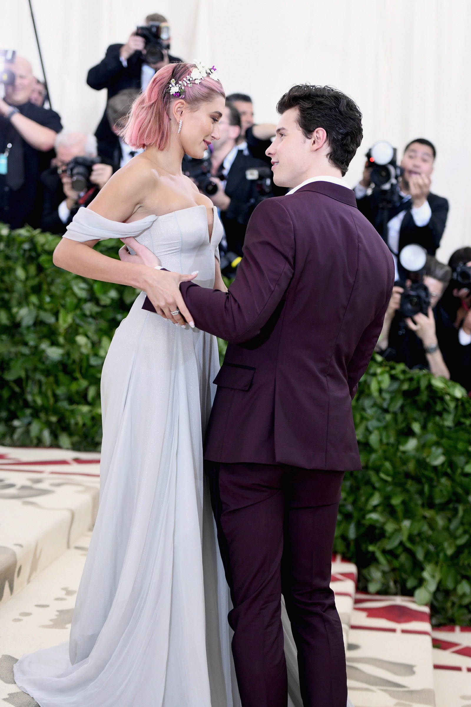 Justin Bieber Responded To Shawn Mendes Liking His Photo Of Hailey Baldwin