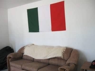 23 Things Literally Every Disgusting College Frat House Has Inside