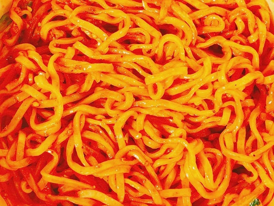 コンビニでみつけた 汁なし担々麺 がカップ麺のクオリティ超えてる