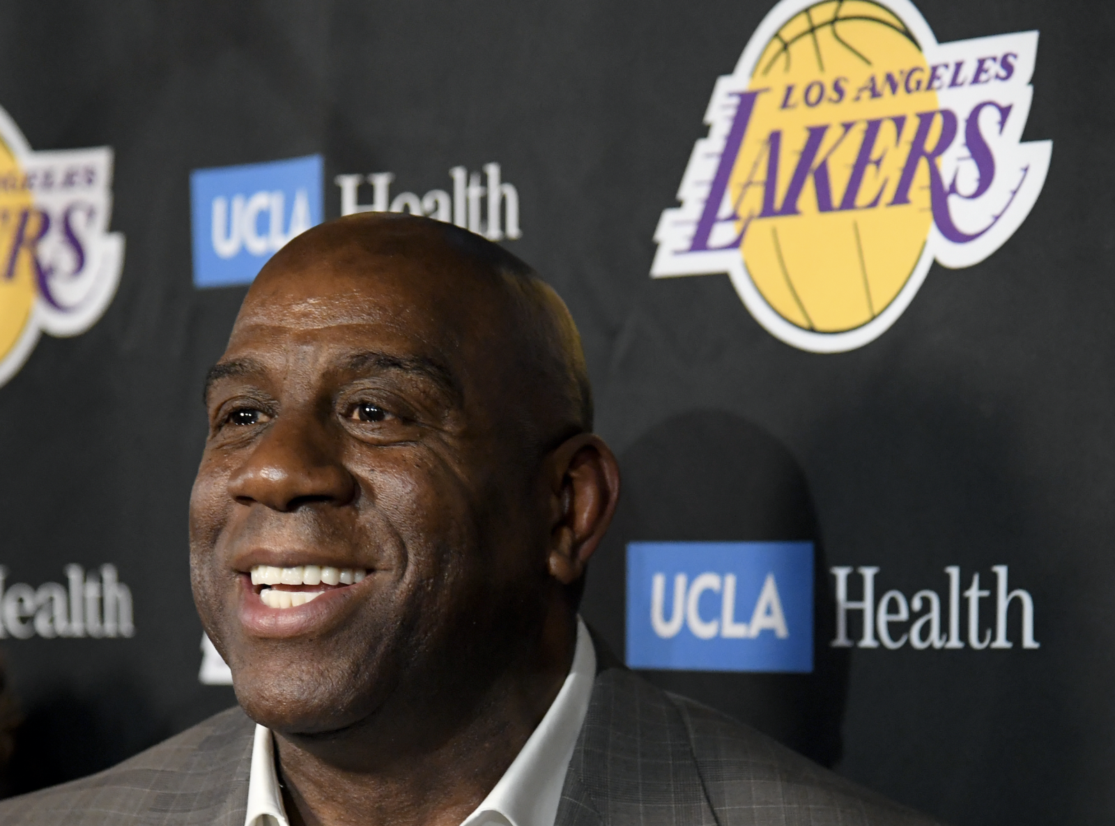 Magic Johnson Quit As The Lakers' President And It's Now A Hilarious Meme