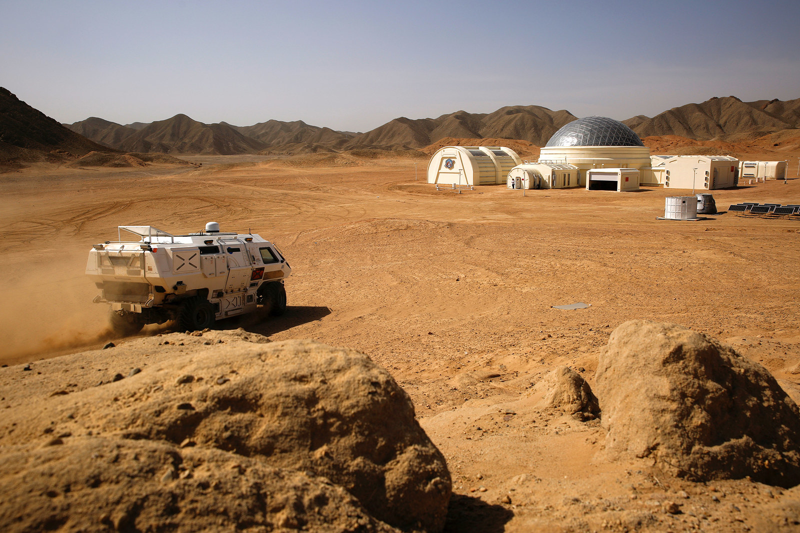 Марсианская база в пустыне Гоби