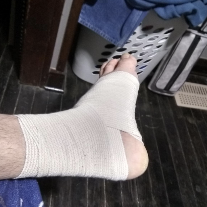 28 Things You Don T Realize You Need Until You Re In A Cast