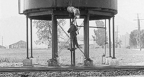 In the scene, a flood of water was supposed to fall on him from a water tower. The force was so strong that he broke his neck.—kellenf457