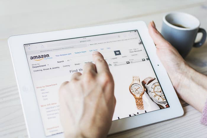 Brands now commonly provide customers an option to upload the pictures of products after unpacking. Now, these pictures may not be finely edited but these images give details about the products in the way no other details can give.