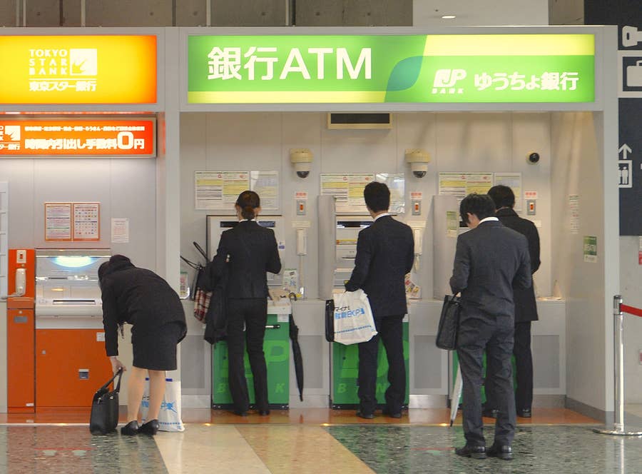 10連休中はお金をおろせる atmの稼働予定を各銀行に聞きました